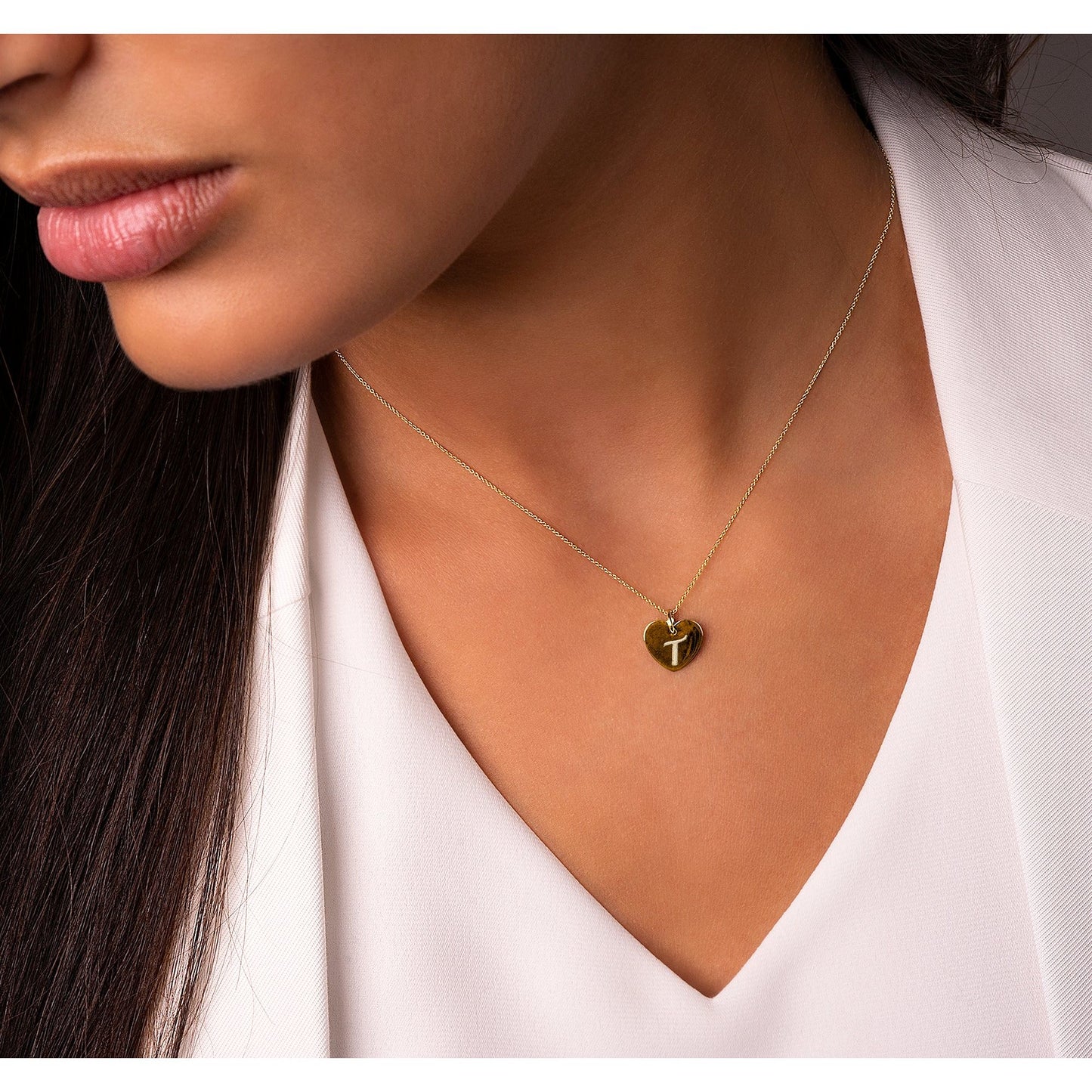 One Element Herz mit Gravur T Buchstaben Anhänger aus 333 Gelbgold