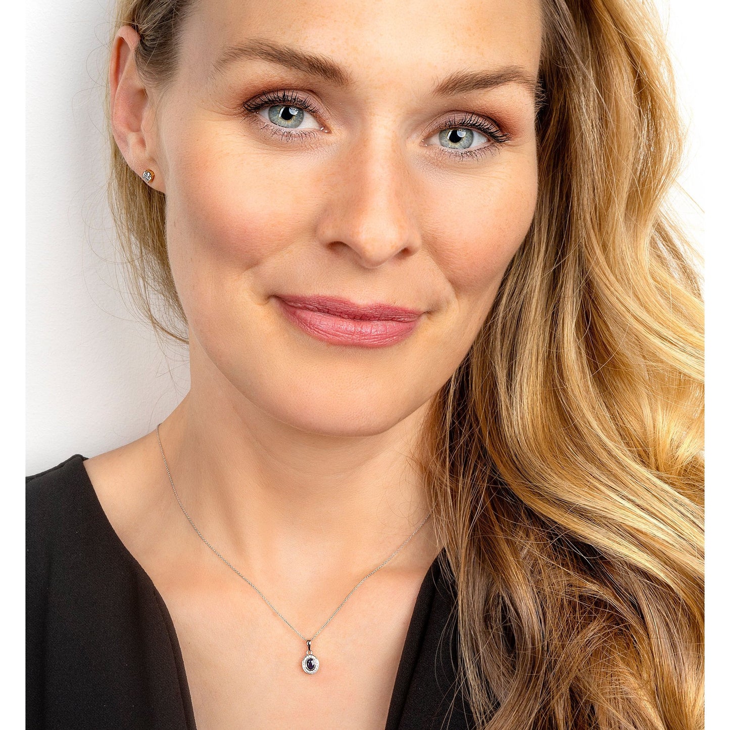 One Element 0,05 ct Brillant Diamant Safir Anhänger aus 585 Weißgold