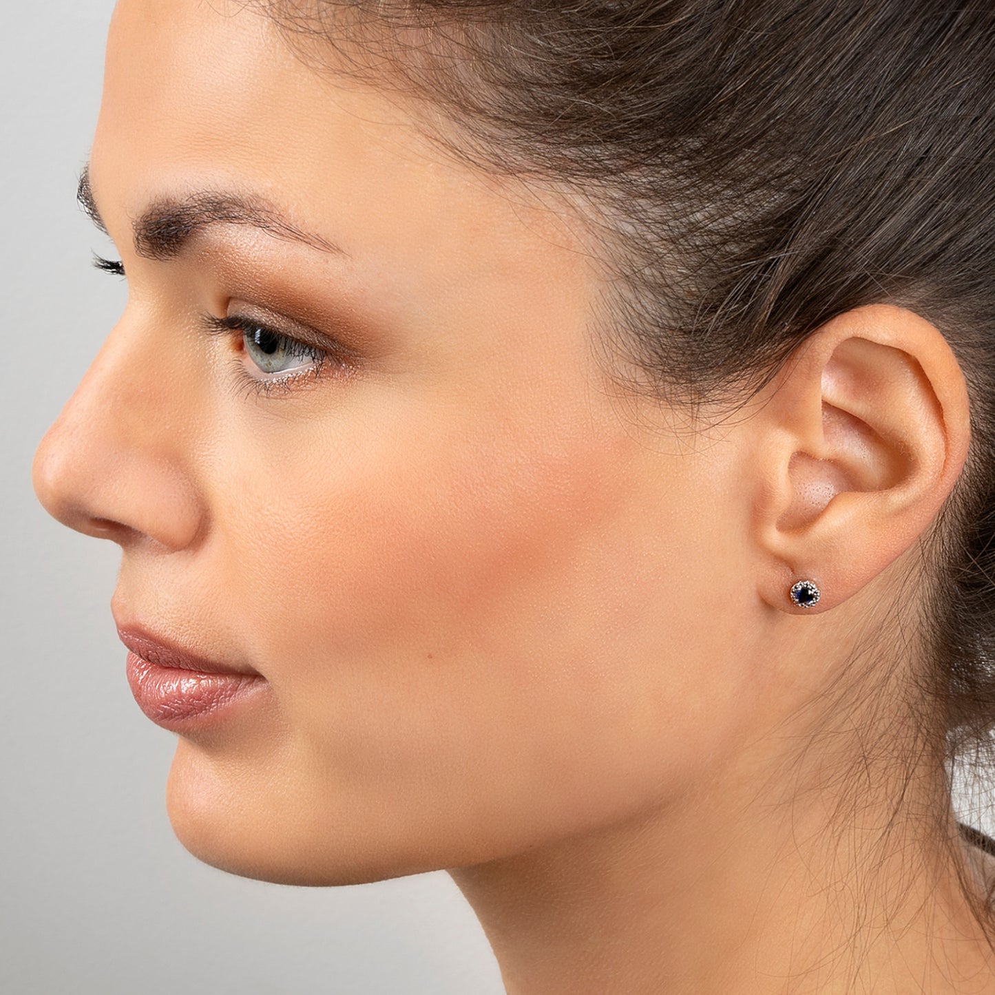 One Element Safir Ohrringe Ohrstecker aus 333 Weißgold