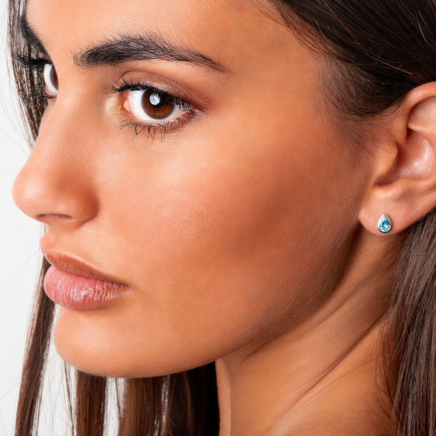 One Element Blau Topas Ohrringe Ohrstecker aus 333 Weißgold