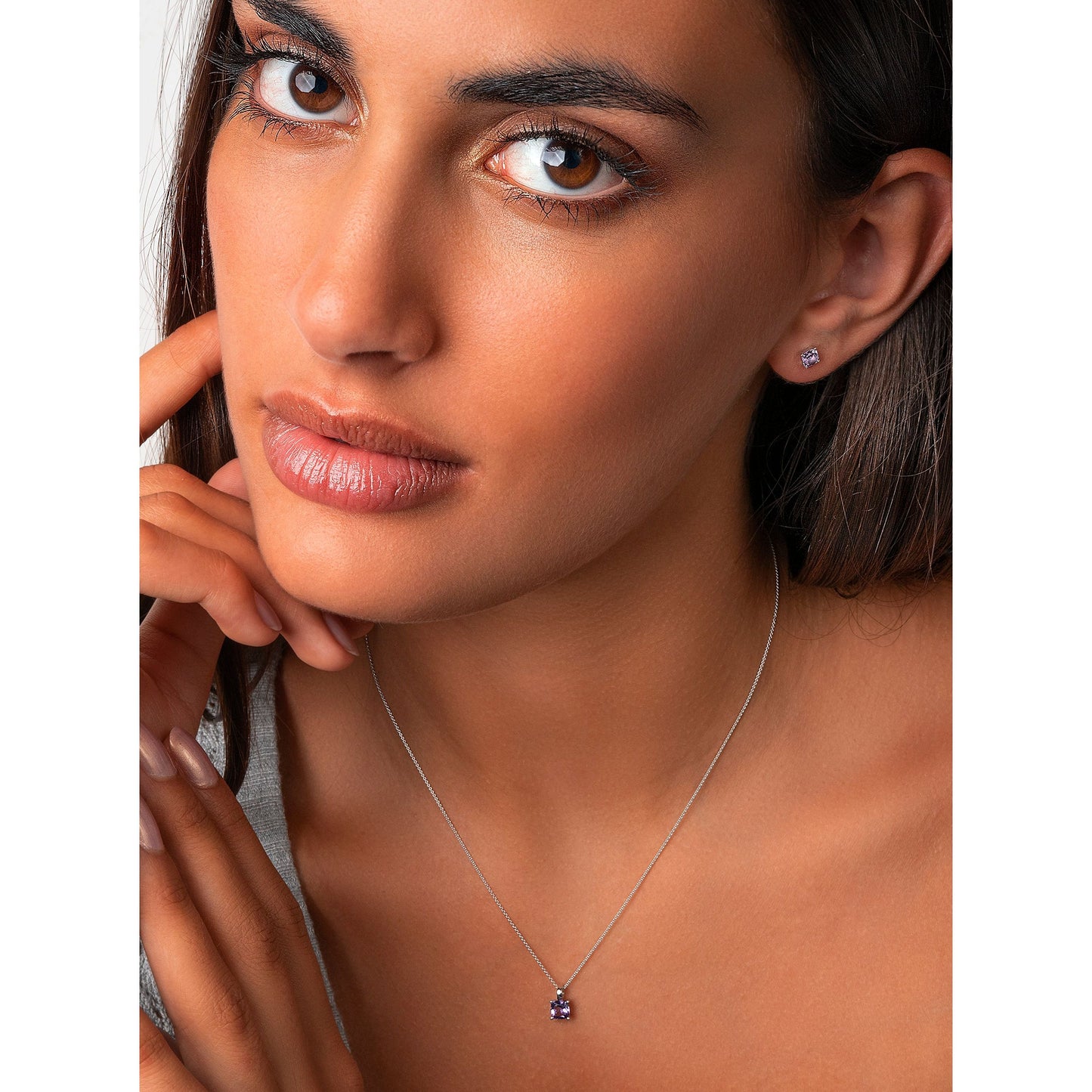 One Element Amethyst Ohrringe Ohrstecker aus 333 Weißgold