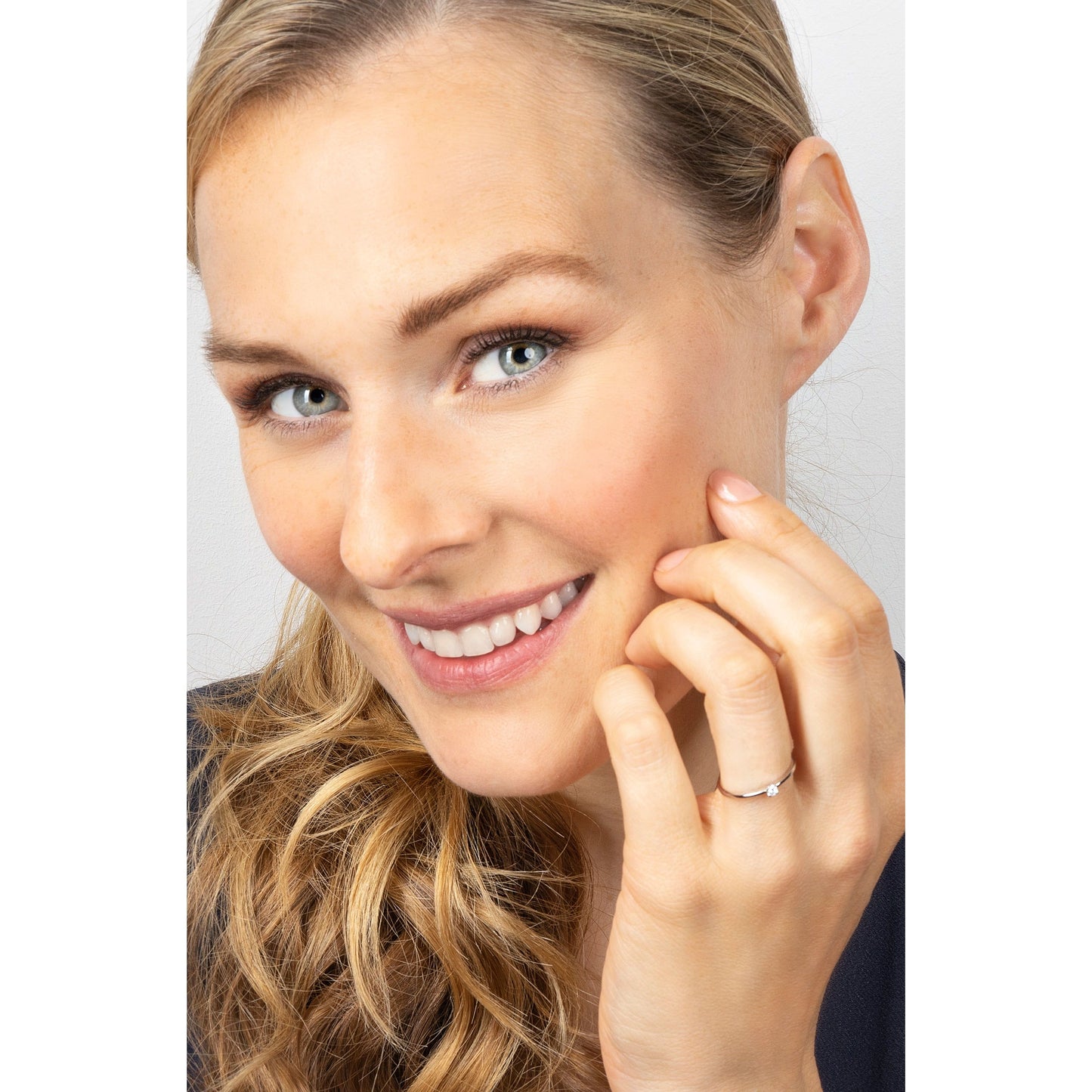 One Element 0,10 ct Brillant Diamant Ring aus 585 Weißgold