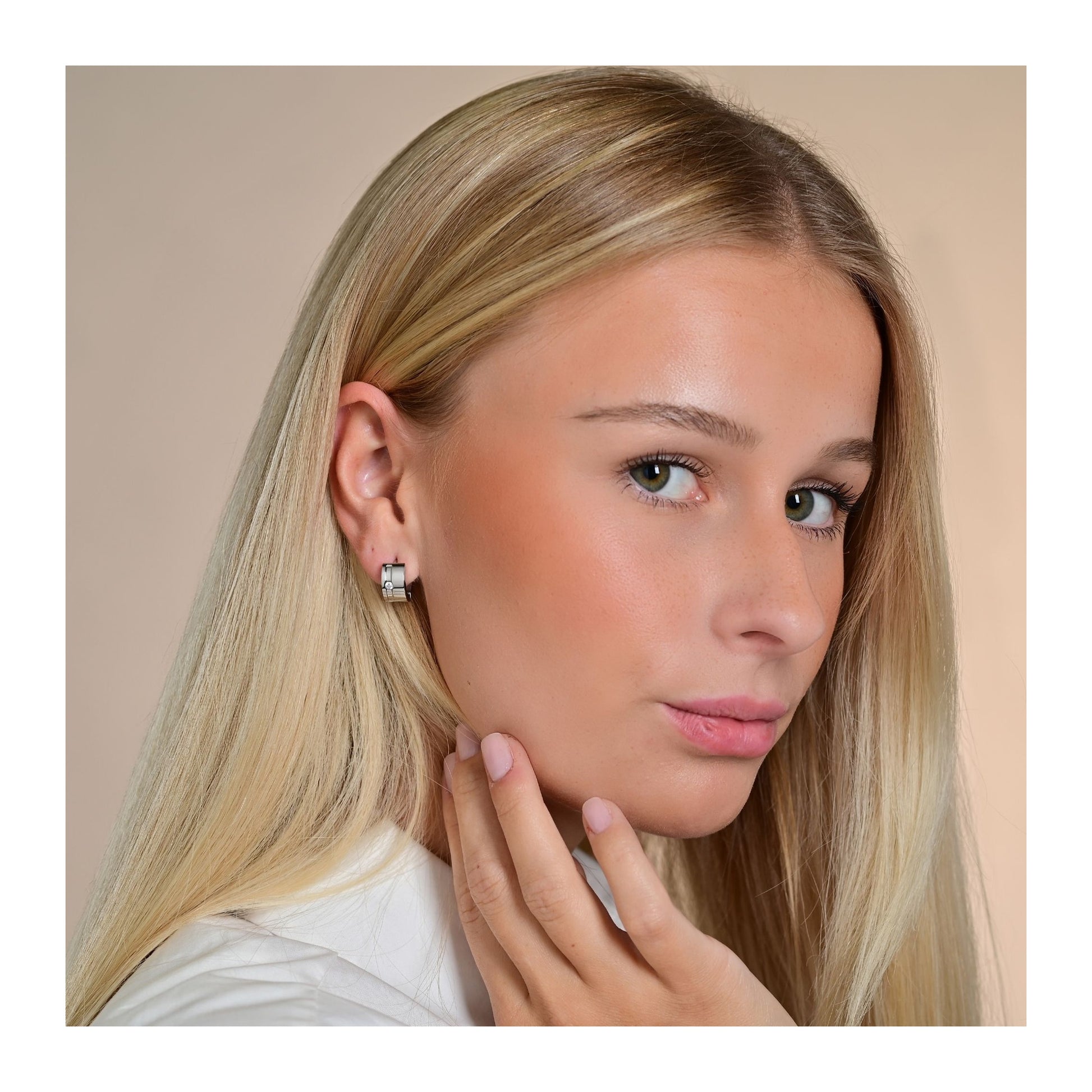 Damen Ohrringe – Klappcreole aus Edelstahl mit Strass Steinchen