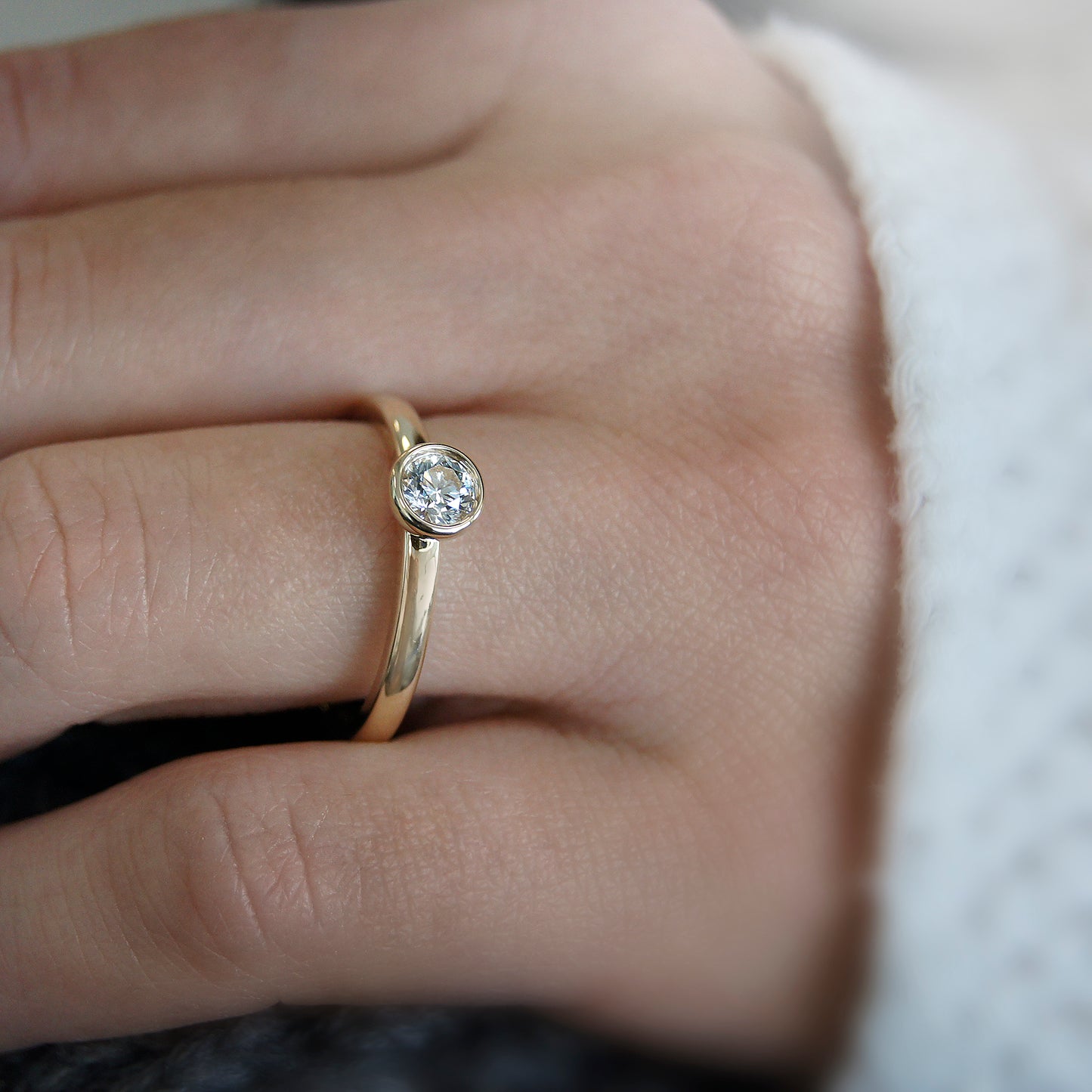 0.15 ct  Diamant Brillant Zarge Ring aus 585 Gelbgold